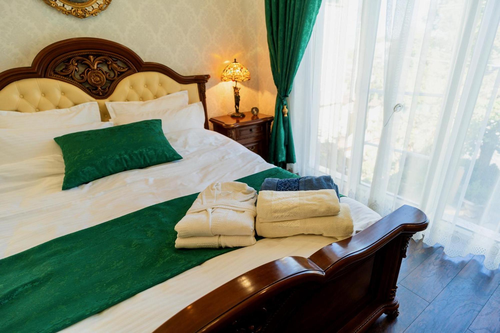 Luxurious Villa With Lush Garden And Huge Terrace Near Herastrau Park بوخارست المظهر الخارجي الصورة