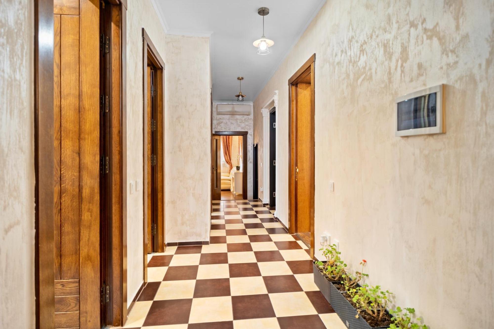 Luxurious Villa With Lush Garden And Huge Terrace Near Herastrau Park بوخارست المظهر الخارجي الصورة