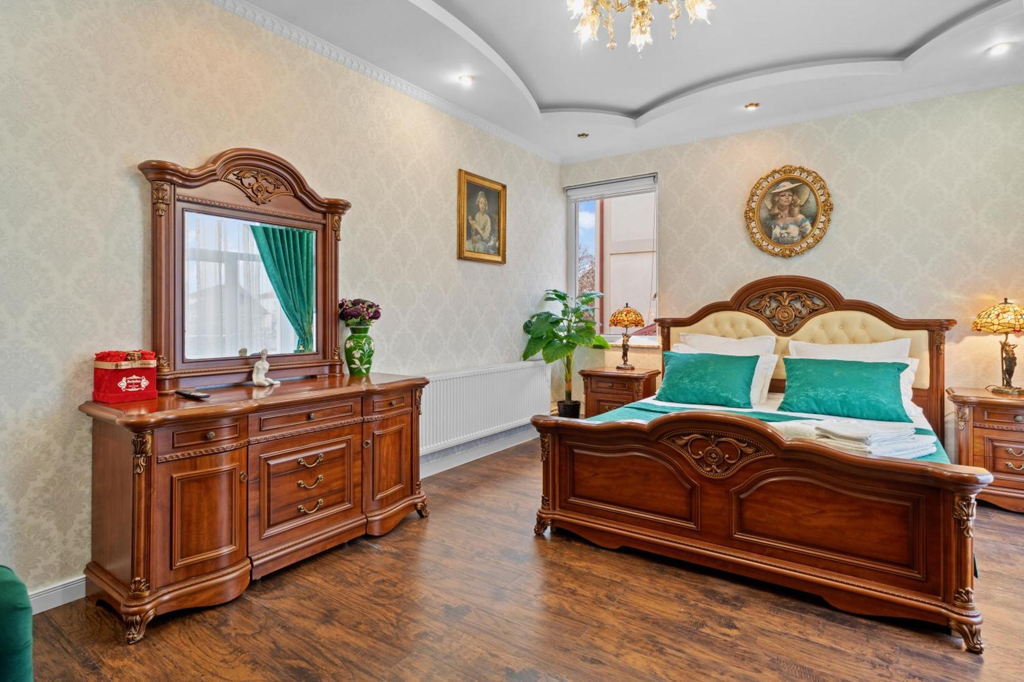 Luxurious Villa With Lush Garden And Huge Terrace Near Herastrau Park بوخارست المظهر الخارجي الصورة