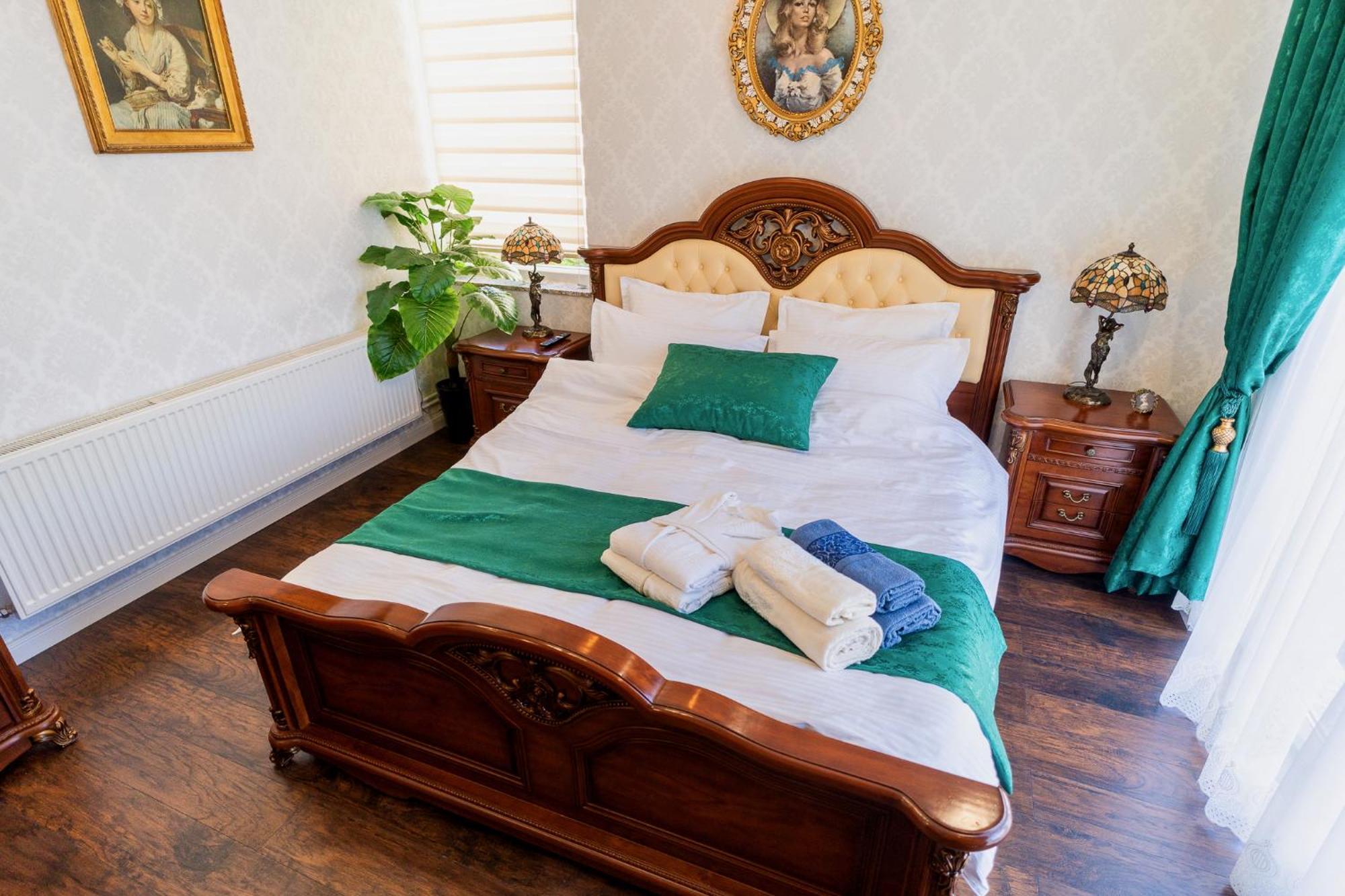 Luxurious Villa With Lush Garden And Huge Terrace Near Herastrau Park بوخارست المظهر الخارجي الصورة