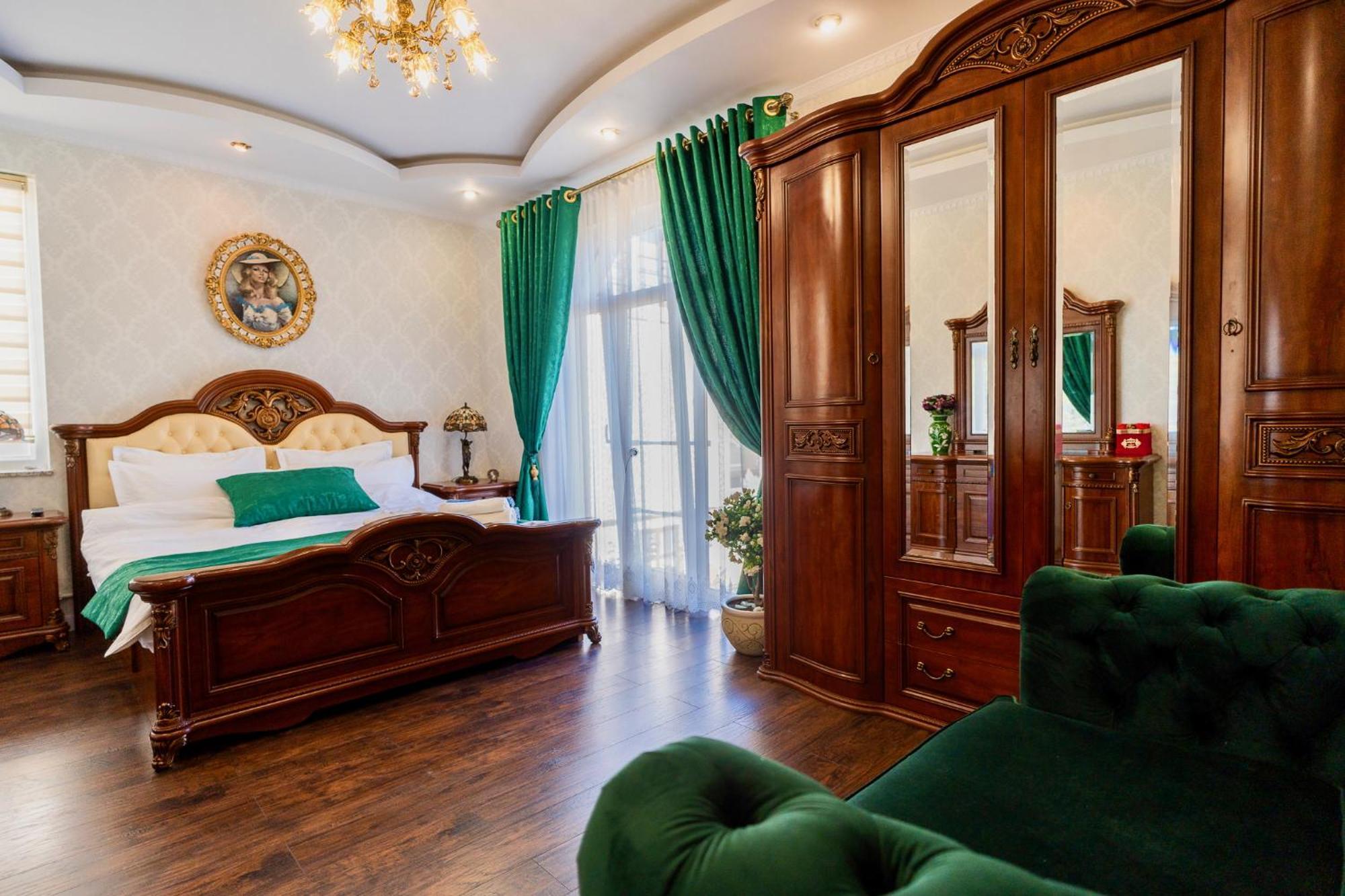 Luxurious Villa With Lush Garden And Huge Terrace Near Herastrau Park بوخارست المظهر الخارجي الصورة