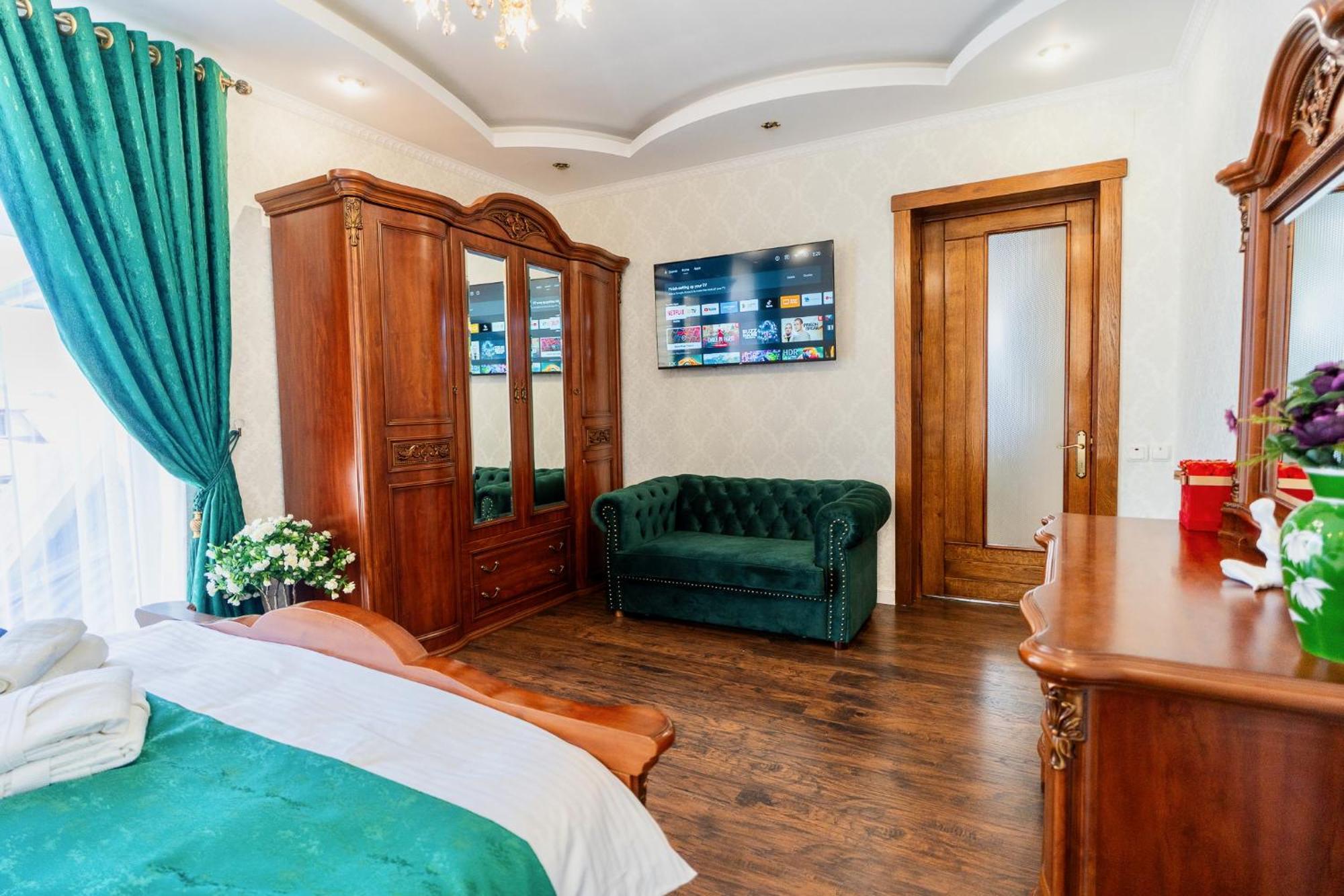 Luxurious Villa With Lush Garden And Huge Terrace Near Herastrau Park بوخارست المظهر الخارجي الصورة
