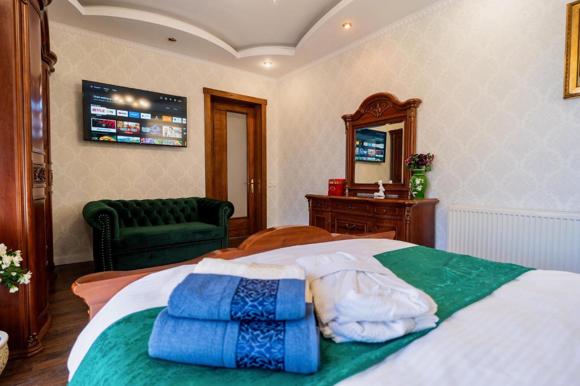 Luxurious Villa With Lush Garden And Huge Terrace Near Herastrau Park بوخارست المظهر الخارجي الصورة