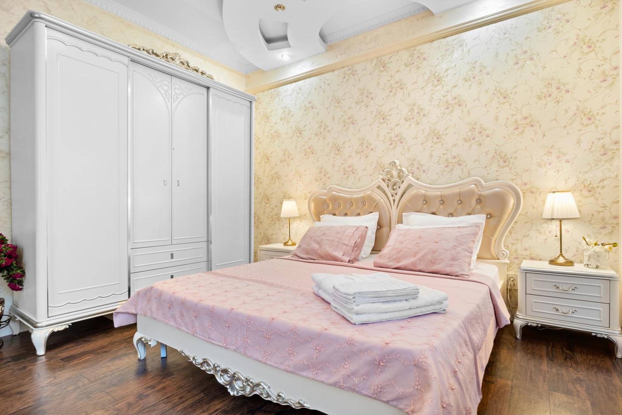 Luxurious Villa With Lush Garden And Huge Terrace Near Herastrau Park بوخارست المظهر الخارجي الصورة