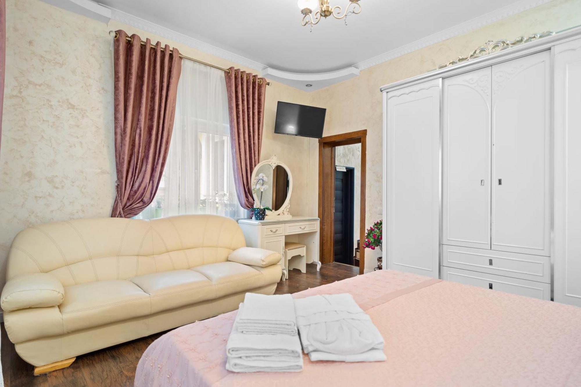 Luxurious Villa With Lush Garden And Huge Terrace Near Herastrau Park بوخارست المظهر الخارجي الصورة