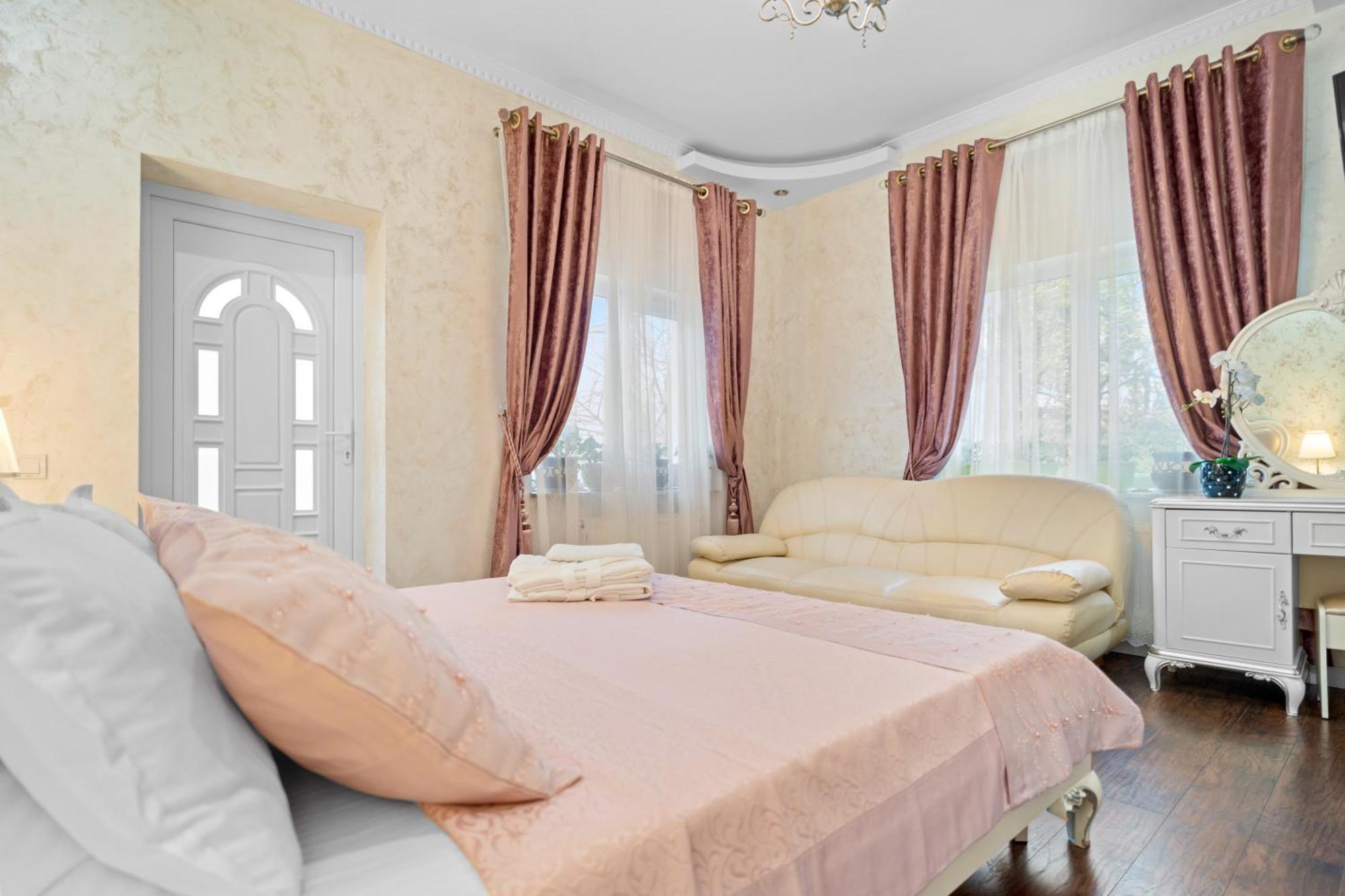 Luxurious Villa With Lush Garden And Huge Terrace Near Herastrau Park بوخارست المظهر الخارجي الصورة