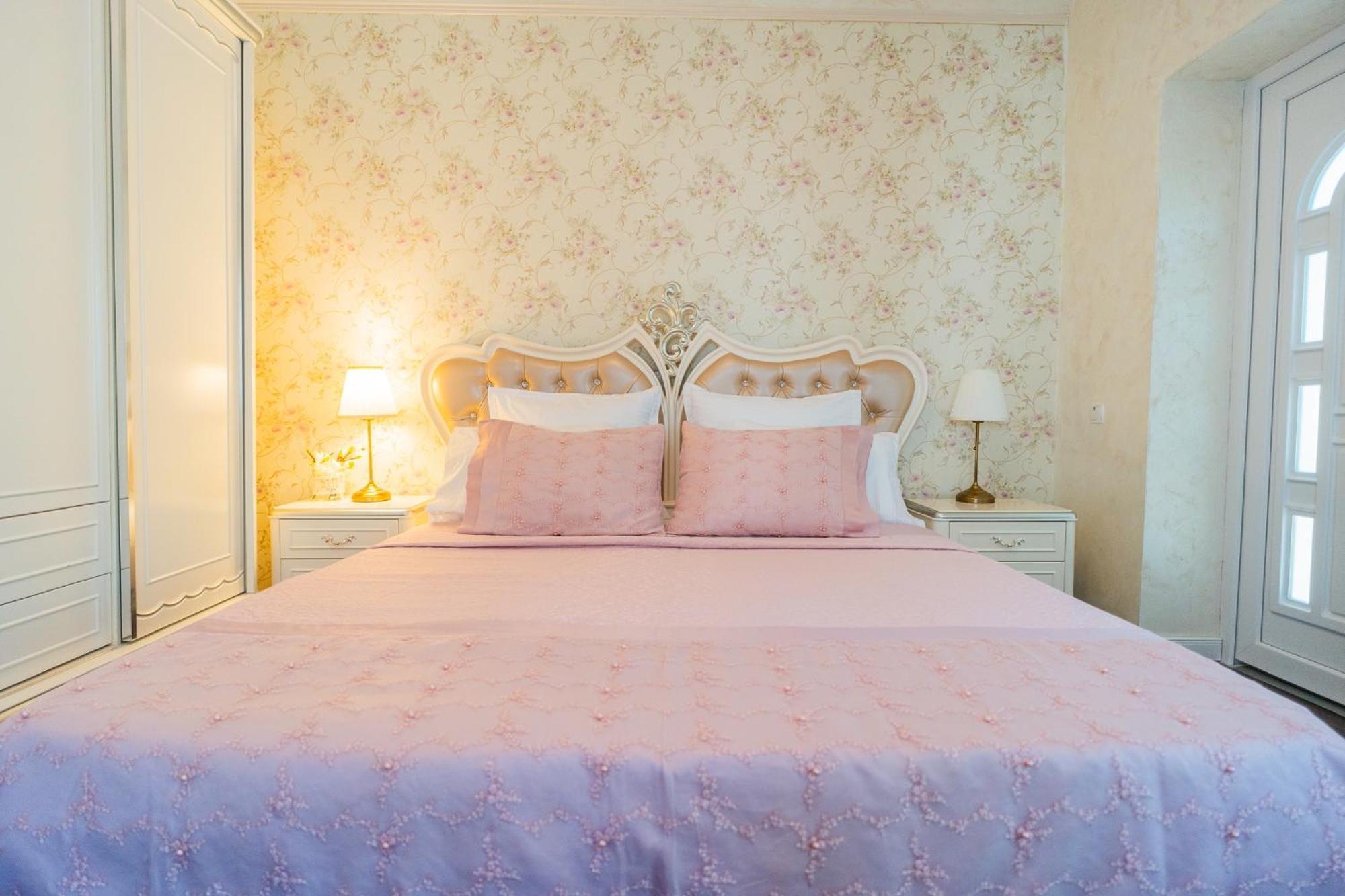 Luxurious Villa With Lush Garden And Huge Terrace Near Herastrau Park بوخارست المظهر الخارجي الصورة