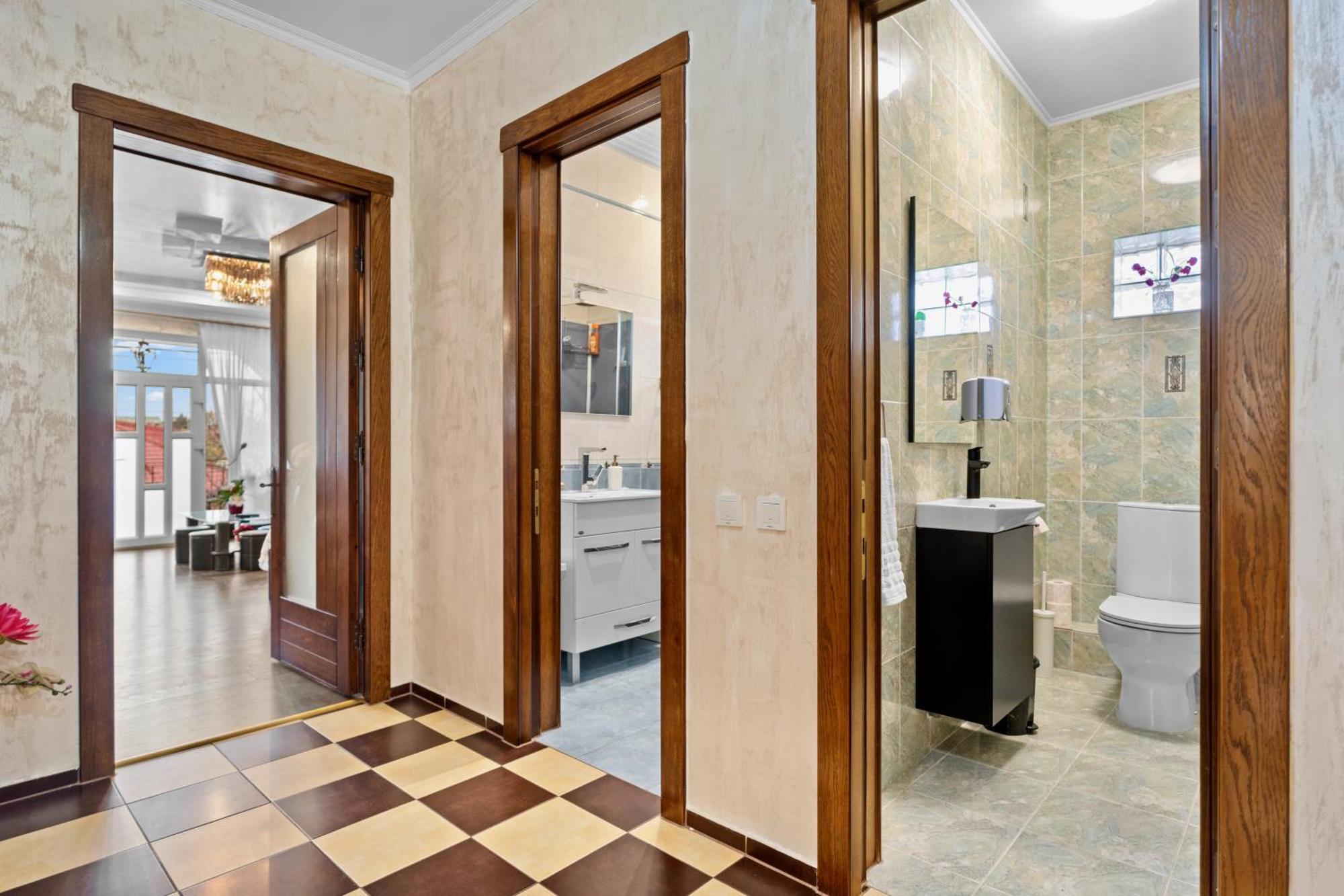 Luxurious Villa With Lush Garden And Huge Terrace Near Herastrau Park بوخارست المظهر الخارجي الصورة