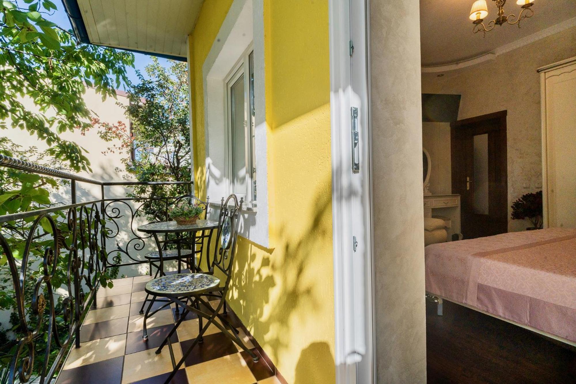 Luxurious Villa With Lush Garden And Huge Terrace Near Herastrau Park بوخارست المظهر الخارجي الصورة