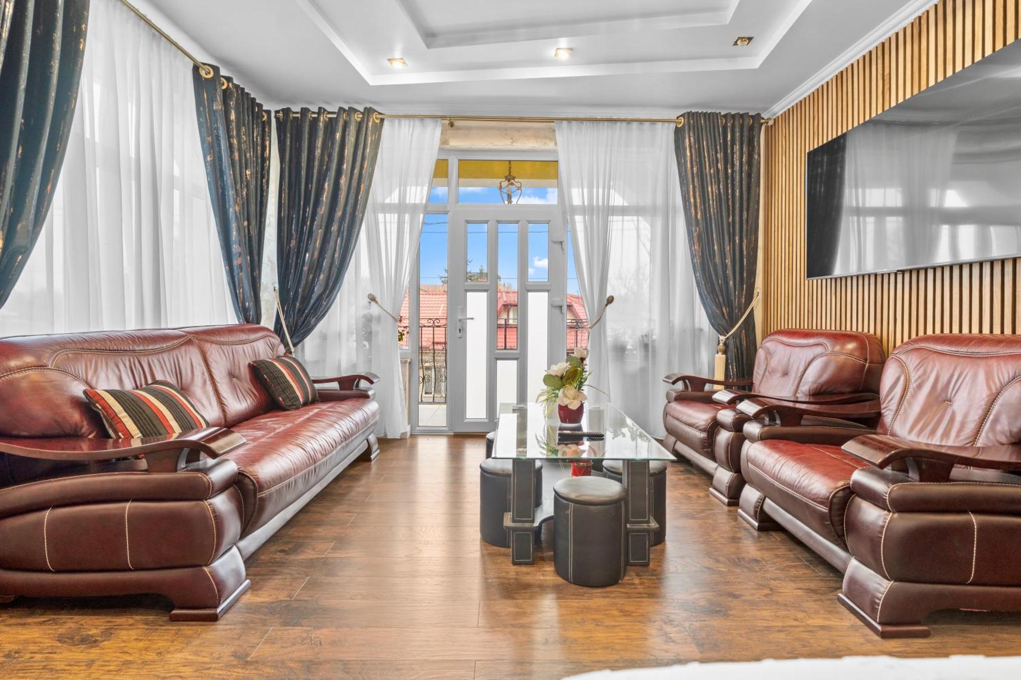 Luxurious Villa With Lush Garden And Huge Terrace Near Herastrau Park بوخارست المظهر الخارجي الصورة