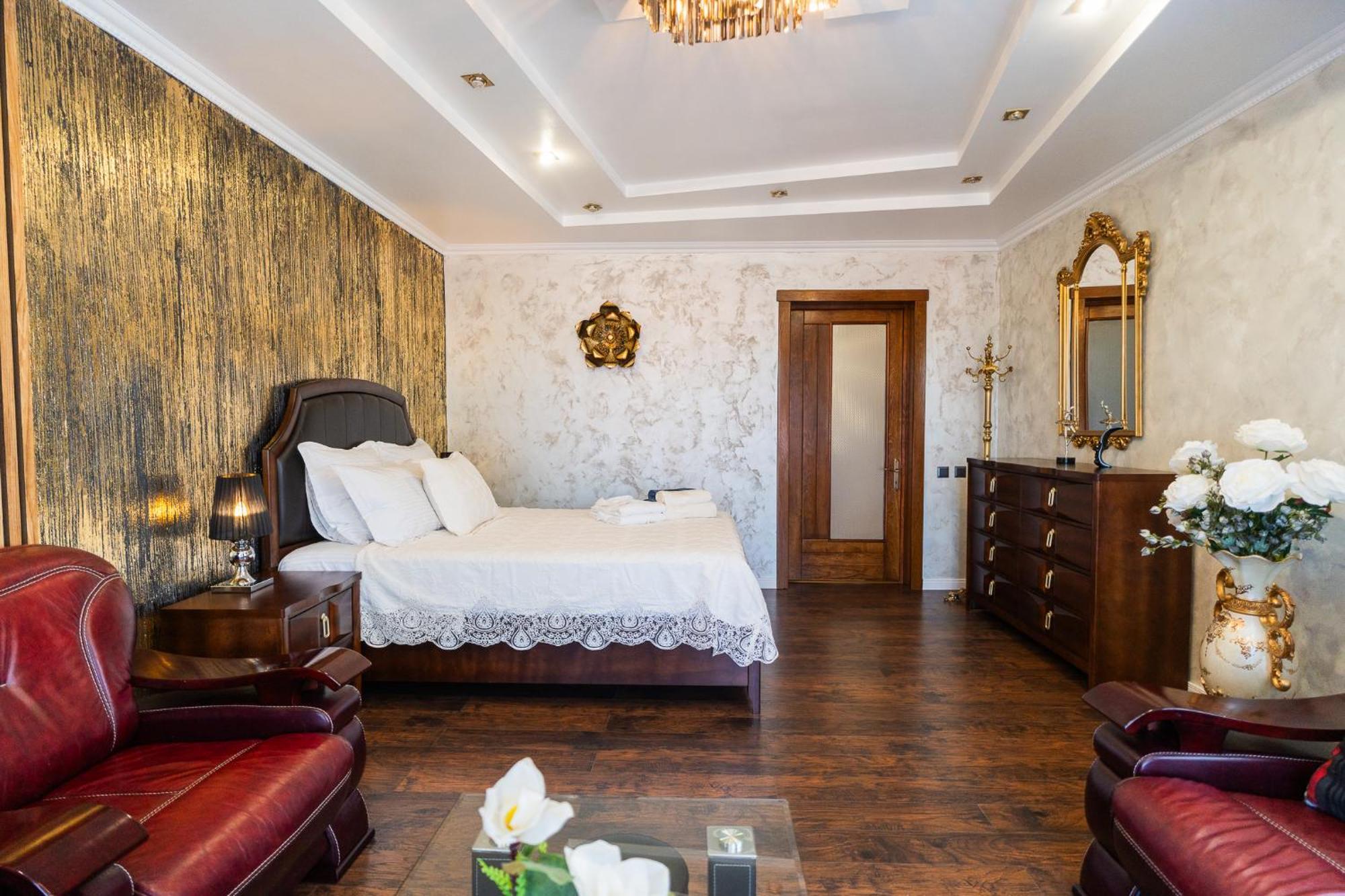 Luxurious Villa With Lush Garden And Huge Terrace Near Herastrau Park بوخارست المظهر الخارجي الصورة